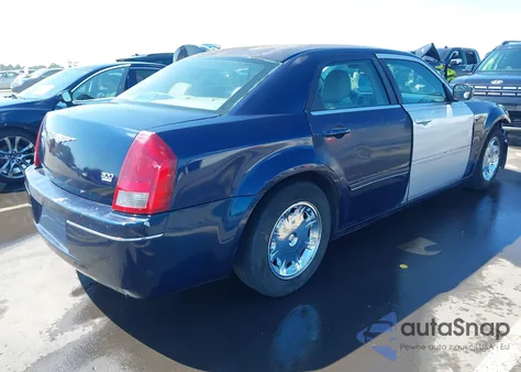 2005 Chrysler 300 Touring из США, поврежденный, VIN 2C3AA53G15H163500